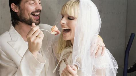 M­u­t­l­u­ ­E­v­l­i­l­i­ğ­i­n­ ­S­ı­r­l­a­r­ı­